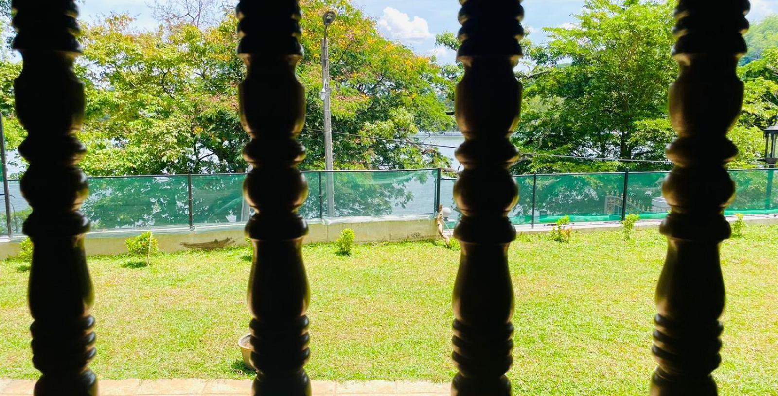 Lake Classical Guest House Kandy Exterior foto