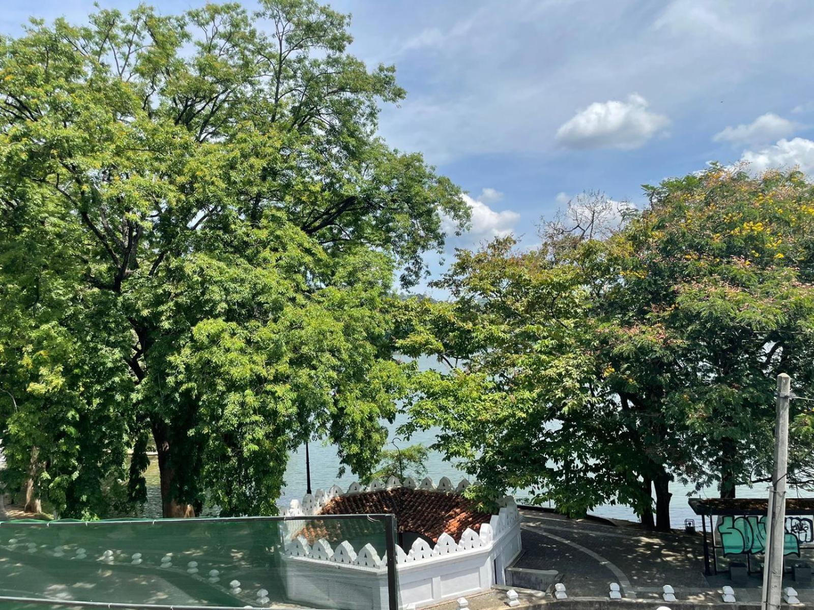 Lake Classical Guest House Kandy Exterior foto