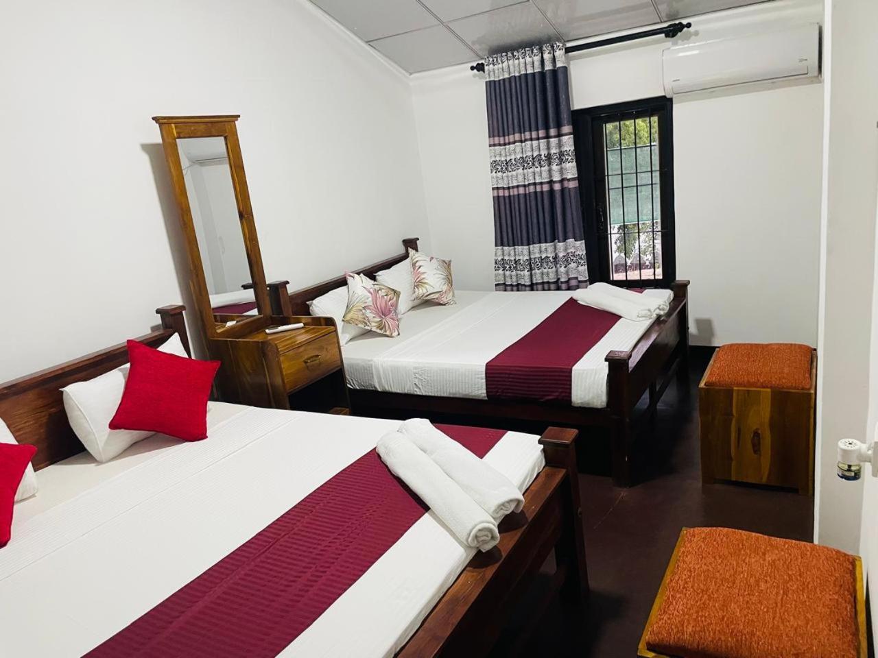 Lake Classical Guest House Kandy Exterior foto